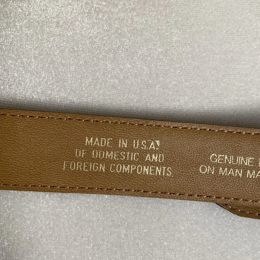 men’s brown leather belt size 40’. No brand listed.